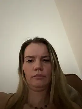 Snapshot of Cutebrowneyes_ chatting on January 14, 2026, 12:47 am Cutebrowneyes online show from January 14, 2026, 12:47 am