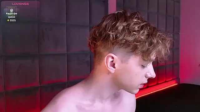 Snapshot of Paul_Holt chatting on February 22, 2026, 9:05 pm Paul Holt online show from February 22, 2026, 9:05 pm