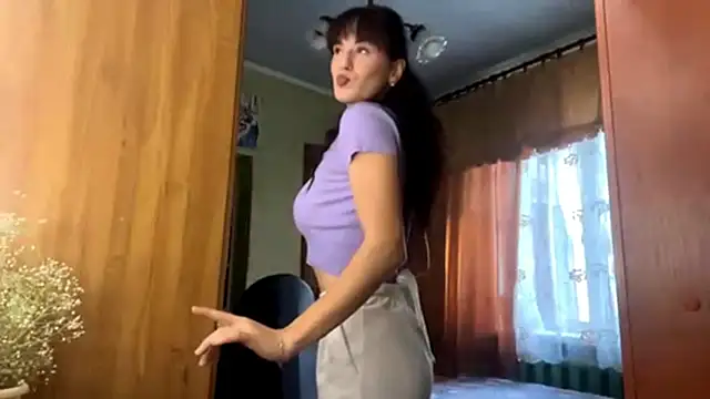 Snapshot of AliciaCapehart chatting on November 28, 2025, 7:08 am AliciaCapehart online show from November 28, 2025, 7:08 am