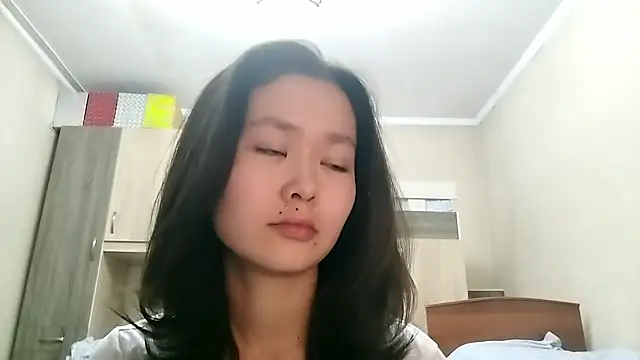 Snapshot of HuldaKye chatting on November 21, 2025, 1:32 pm HuldaKye online show from November 21, 2025, 1:32 pm