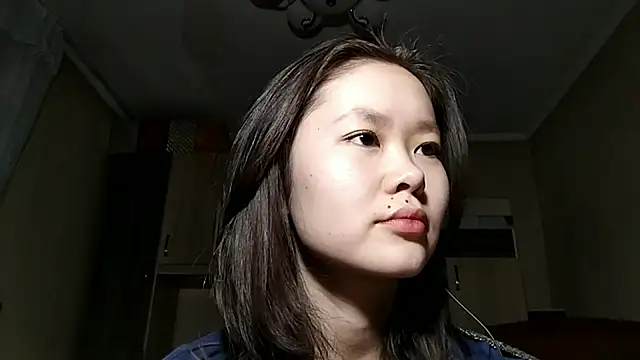 Snapshot of HuldaKye chatting on November 24, 2025, 12:05 pm HuldaKye online show from November 24, 2025, 12:05 pm