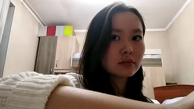 Snapshot of HuldaKye chatting on November 20, 2025, 12:28 pm HuldaKye online show from November 20, 2025, 12:28 pm