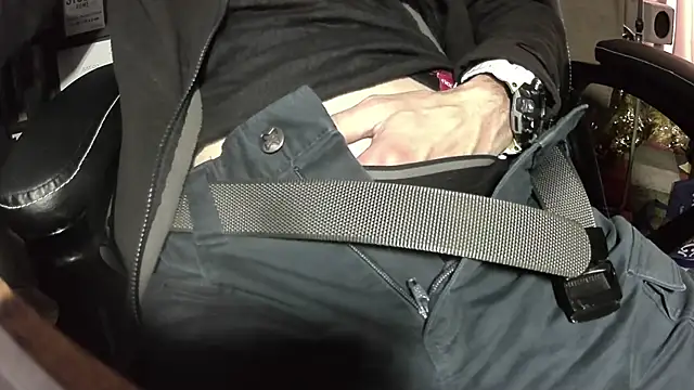 Snapshot of Chrisatmiami chatting on November 27, 2025, 2:17 pm Chrisatmiami online show from November 27, 2025, 2:17 pm