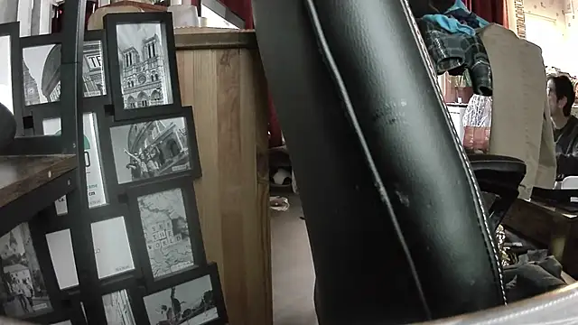 Snapshot of Chrisatmiami chatting on November 23, 2025, 2:16 pm Chrisatmiami online show from November 23, 2025, 2:16 pm