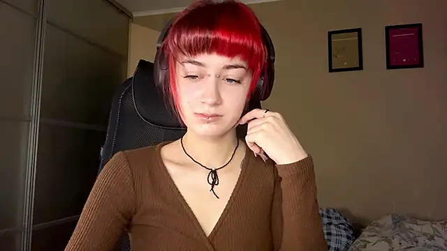 Snapshot of EmilySkyline chatting on December 18, 2025, 5:12 am EmilySkyline online show from December 18, 2025, 5:12 am