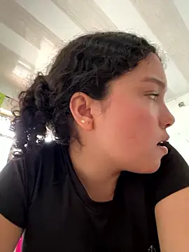 PetiteKattia online show from January 7, 2026, 8:14 pm