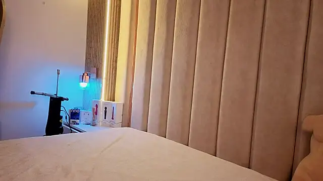 Iamnyxy online show from April 4, 2026, 11:50 am