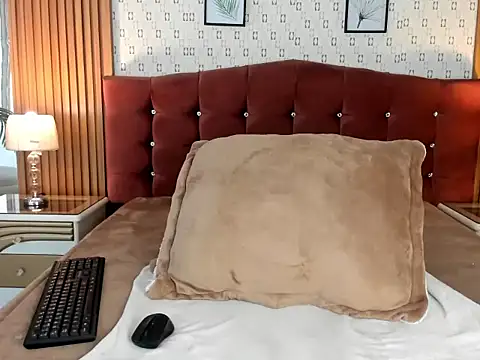 Lucy Vegas online show from March 29, 2026, 1:46 pm