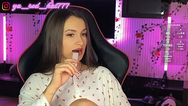 -RED HAT- online show from April 9, 2026, 5:19 pm