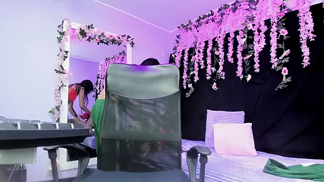 Noah Jonhs online show from December 3, 2025, 12:26 pm