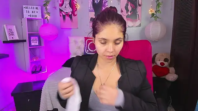 Snapshot of antonella_emma chatting on December 15, 2025, 12:55 pm antonella emma online show from December 15, 2025, 12:55 pm