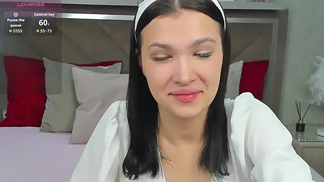 VictoriaXLovely online show from November 17, 2025, 1:09 am