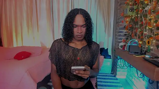 LaGoldenBitch online show from February 4, 2026, 4:02 pm