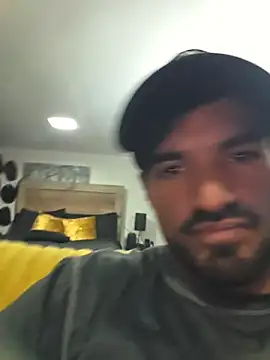 piggylatino online show from March 9, 2026, 9:40 pm