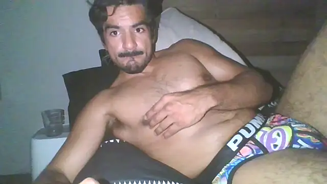 Snapshot of piggylatino chatting on November 20, 2025, 10:05 am piggylatino online show from November 20, 2025, 10:05 am