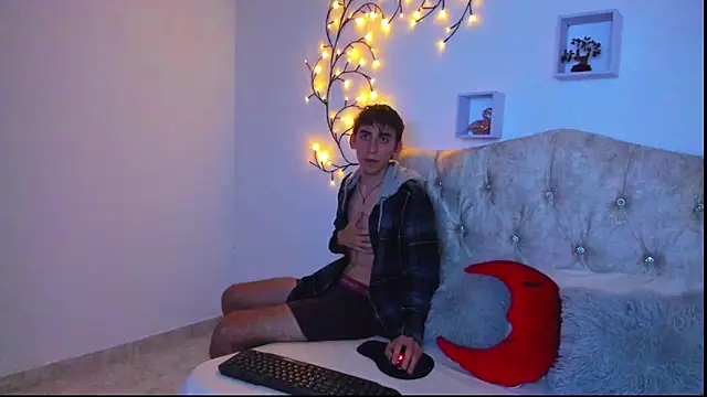 Snapshot of TerryGrace chatting on November 17, 2025, 7:40 pm TerryGrace online show from November 17, 2025, 7:40 pm