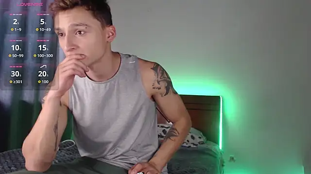 ArthurPhoenixx online show from December 15, 2025, 7:52 pm