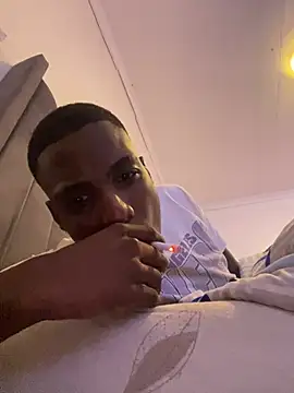 Snapshot of schlongsong chatting on April 8, 2026, 2:13 am schlongsong online show from April 8, 2026, 2:13 am