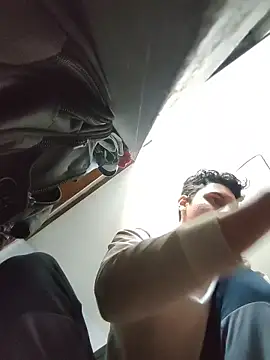 ianyoung18 online show from November 13, 2025, 6:45 pm