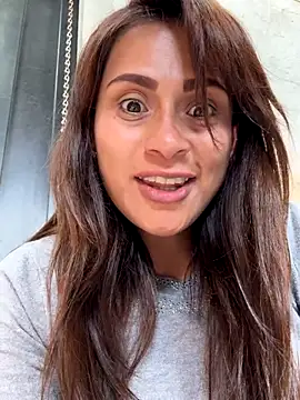 valeria absurdah online show from December 1, 2025, 8:42 pm