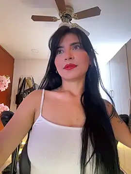 Cristal Cerati  online show from April 20, 2026, 7:48 pm