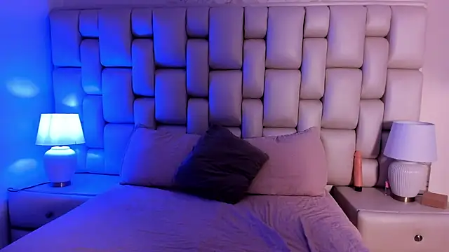 lea hunter   online show from November 13, 2025, 7:29 pm