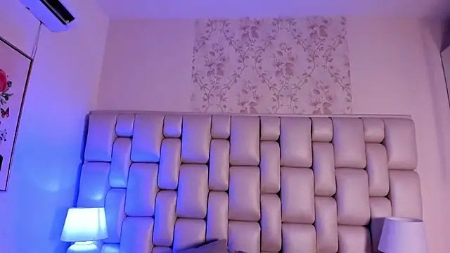 lea hunter   online show from November 27, 2025, 7:36 pm