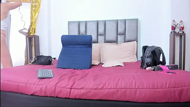 sarahhernandez online show from January 7, 2026, 2:33 pm