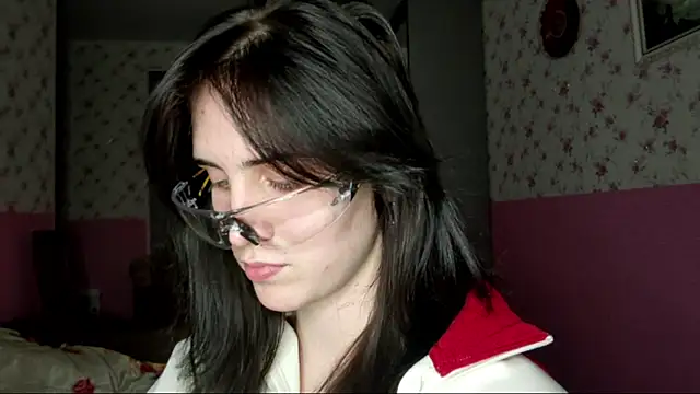 Snapshot of Hervell_Motti chatting on November 21, 2025, 3:44 pm Hervell Motti online show from November 21, 2025, 3:44 pm