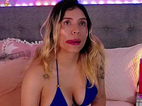 Antonella Lee online show from November 15, 2025, 1:53 am