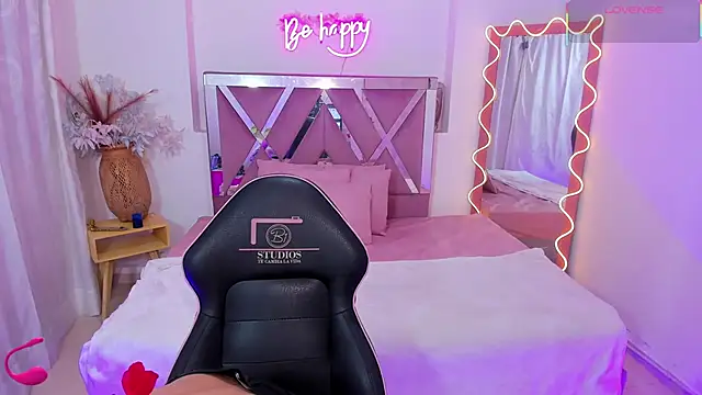 Snapshot of ISABELA_TAY chatting on November 20, 2025, 11:44 am ISABELA TAY online show from November 20, 2025, 11:44 am