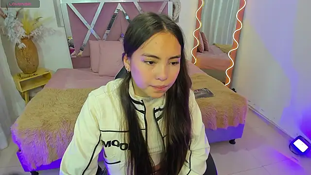 Snapshot of ISABELA_TAY chatting on November 26, 2025, 11:43 am ISABELA TAY online show from November 26, 2025, 11:43 am