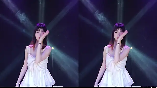 Snapshot of Emerald_Girls chatting on November 26, 2025, 11:38 pm Emerald Girls online show from November 26, 2025, 11:38 pm