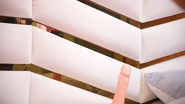 Caroline palmerr online show from February 21, 2026, 7:16 pm