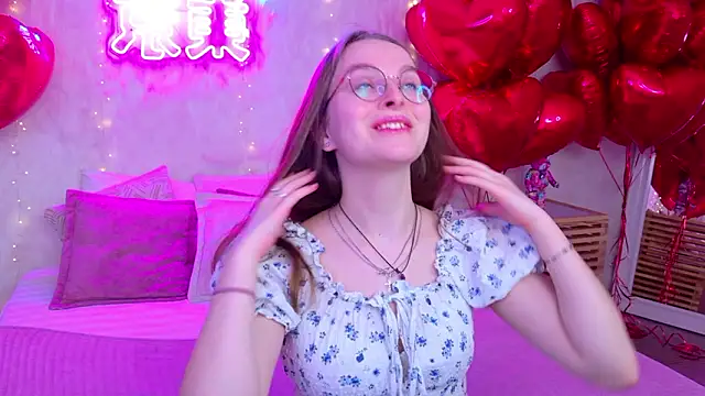 MadisonSmitt online show from February 7, 2026, 5:04 am