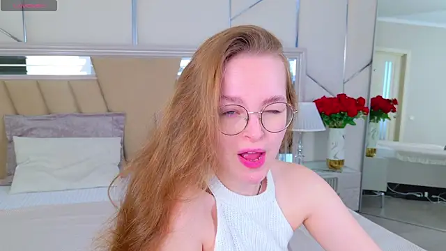 MadisonSmitt online show from April 15, 2026, 5:02 am