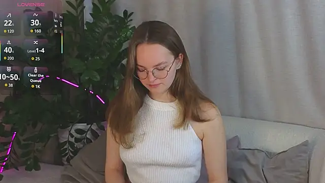 MadisonSmitt online show from November 14, 2025, 5:11 am