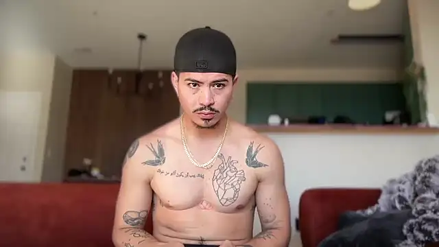 nudecouple100 online show from November 24, 2025, 4:51 pm