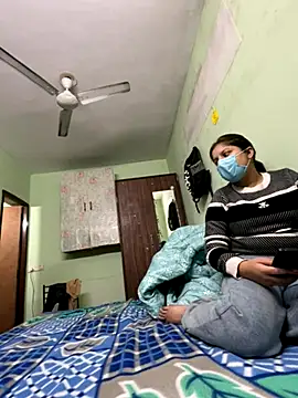 Cute hotzara online show from November 27, 2025, 4:24 am