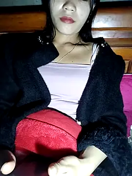 gugu0022 online show from February 7, 2026, 11:24 pm