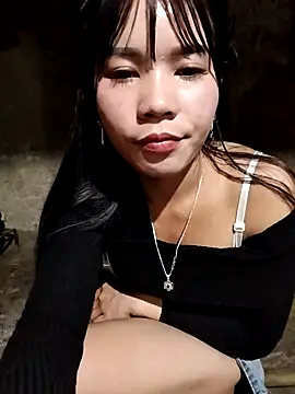 gugu0022 online show from February 14, 2026, 1:22 pm