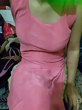 Snapshot of SLIMDIVAA chatting on January 7, 2026, 2:44 pm SLIMDIVAA online show from January 7, 2026, 2:44 pm