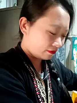 LyZii2k7 online show from November 16, 2025, 2:49 am