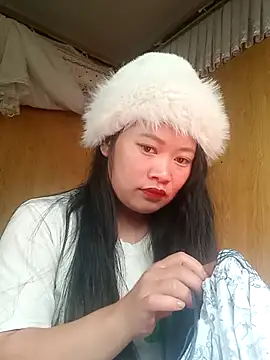 LyZii2k7 online show from November 18, 2025, 2:27 am