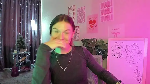 luna lust 212 online show from March 2, 2026, 7:15 am