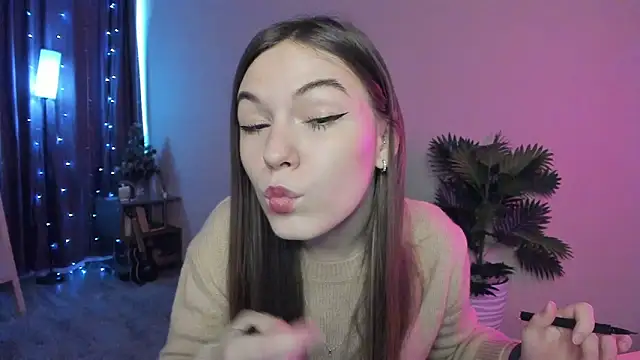 luna lust 212 online show from February 17, 2026, 12:13 pm