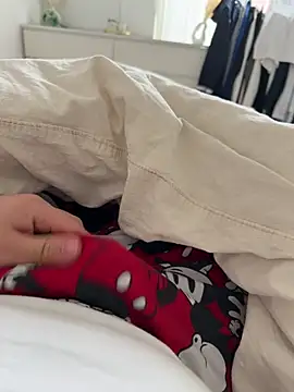 latina w19 online show from February 11, 2026, 1:00 pm