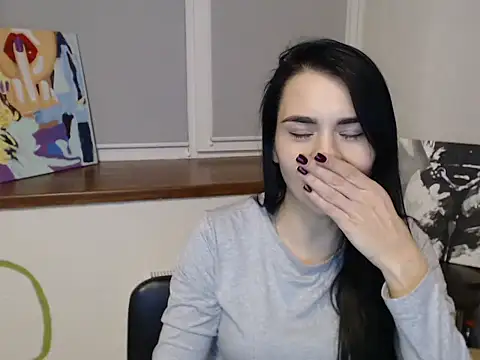 divina kira online show from December 21, 2025, 1:35 pm