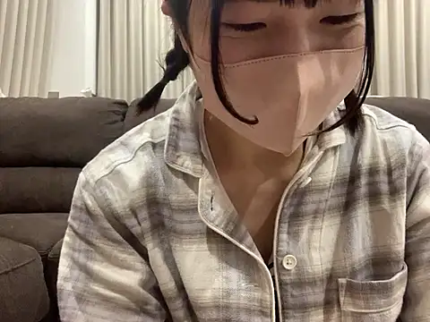 Snapshot of mayumichan13 chatting on February 6, 2026, 8:27 pm mayumichan13 online show from February 6, 2026, 8:27 pm