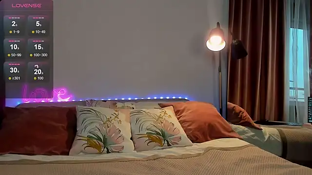 EllaRosss online show from December 3, 2025, 9:53 am